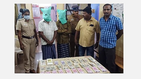 ரூ.20 லட்சம் கள்ளநோட்டுகளைப் பதுக்கி வைத்த இரண்டு பேர் கைது