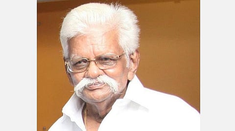 கவிஞர் புலமைப்பித்தனுக்கு தீவிர சிகிச்சை: சசிகலா நேரில் நலம் விசாரித்தார்