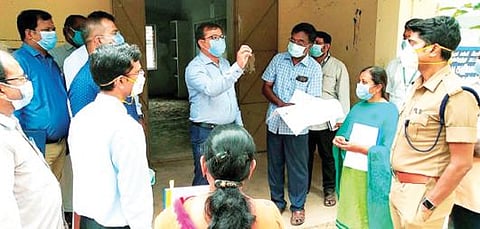 கந்திலி ஒன்றியம் கெஜல்நாயக்கன்பட்டி அரசு மேல்நிலைப்பள்ளியில் வாக்கு எண்ணும் மையத்தில் பாதுகாப்பு ஏற்பாடுகள் குறித்து மாவட்ட ஆட்சியர் அமர் குஷ்வாஹா, எஸ்.பி., சிபி சக்கரவர்த்தி ஆகியோர் ஆய்வு மேற்கொண்டனர்.