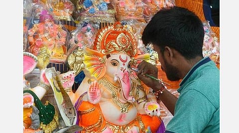 விநாயகர் சதுர்த்தியை முன்னிட்டு சென்னையில் பலத்த போலீஸ் பாதுகாப்பு: கரோனா விதிமுறைகளை பின்பற்ற காவல் ஆணையர் அறிவுரை