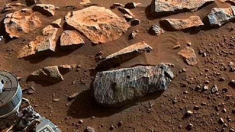 செவ்வாய் கிரகத்திலிருந்து பாறைகளை சேகரித்தது நாசாவின் பெர்சிவரன்ஸ் ரோவர்: பண்டைய காலத்தில் நுண்ணுயிர்கள் இருந்ததற்கான தடயங்கள் இருப்பதாக தகவல்