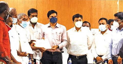 திருப்பூர் மாவட்டத்தில் வரைவு வாக்குச்சாவடி பட்டியல் வெளியீடு :