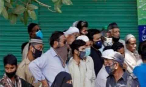 தடுப்பூசி போட்டுக் கொள்ளாதவர்களுக்குக் கட்டுப்பாடுகள்: பாகிஸ்தான்