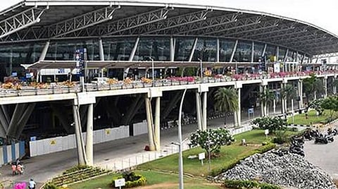 துபாயில் இருந்து சென்னைக்கு 1.34 கிலோ தங்கம் கடத்திய கேரள இளம்பெண் கைது