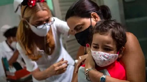 2 வயது குழந்தைகளுக்கும் கரோனா தடுப்பூசி: உலகிலேயே முதல் நாடாக கியூபா சாதனை