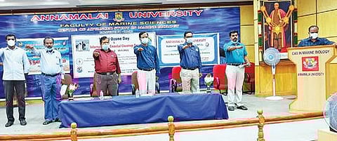 பரங்கிப்பேட்டையில் உள்ள அண்ணாமலை பல்கலைக்கழக கடல் வாழ் உயிரியல் உயராய்வு மையத்தில் ஓசோன் படலத்தின் முக்கியத்துவத்தைப் பற்றிய விழிப்புணர்வு உறுதிமொழி எடுத்துக்கொண்டனர்.