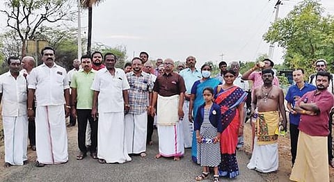 திருநெல்வேலி அருகே  குன்னத்தூரில் பௌர்ணமி கிரிவலம் நடைபெற்றது.