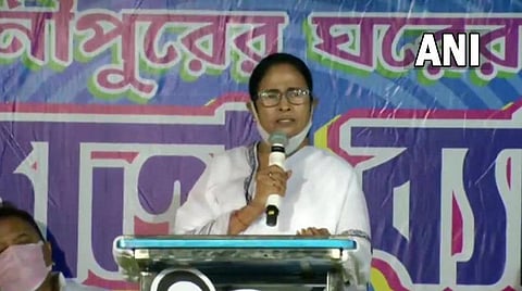 ‘‘நான் முதல்வராக தொடர வேண்டும் என்றால் நீங்கள் எனக்கு வாக்களிக்க வேண்டும்’’ - மம்தா பானர்ஜி உருக்கம்