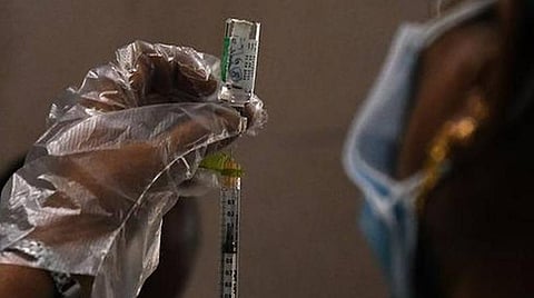 வெளிநாடு செல்ல விரும்புவோருக்கு கரோனா தடுப்பூசி சான்றிதழில் பிறந்த தேதி சேர்க்கப்படும்: மத்திய அரசு வட்டாரங்கள் தகவல்