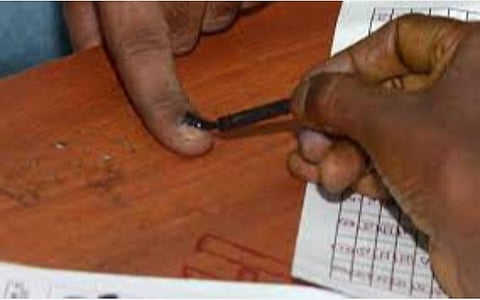 உள்ளாட்சித் தேர்தலில் ஒருங்கிணைந்த வேலூர் மாவட்டத்தில் 981 பேர் போட்டியின்றி தேர்வு, 18,917 பேர் தேர்தலில் போட்டி