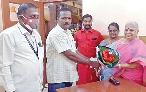 மேல்மருவத்தூர் ஊராட்சி மன்றத் தலைவராக போட்டியின்றி தேர்வு செய்யப்பட்ட லட்சுமி பங்காரு அடிகளார்.