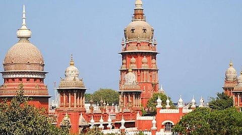 கலவரத்தில் பொது சொத்துகளுக்கு சேதம்; பாமகவிடம் இழப்பீடு வசூலிக்க சட்ட ரீதியாக தடை இல்லை: கட்சித் தலைவர் ஜி.கே.மணி நேரில் ஆஜராக உயர் நீதிமன்றம் உத்தரவு