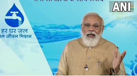 ஜல் ஜீவன் செயலியைஅறிமுகம் செய்துவைத்து பிரதமர் மோடி காணொலியில் பேசிய காட்சி | படம் ஏஎன்ஐ