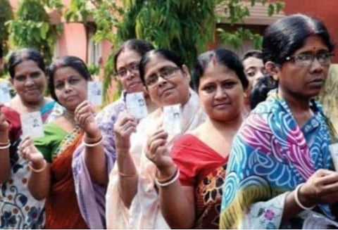 உள்ளாட்சிகளில் 50% இட ஒதுக்கீட்டுக்குப் பிறகும் ஆதிக்கம் செலுத்த முயலும் கணவர்கள்