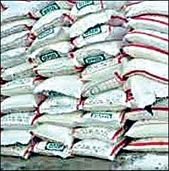 டிஏபி, யூரியா உரத் தட்டுப்பாட்டால் பெரிதும் சிரமப்படும் விவசாயிகள் :  முன்னுரிமை அடிப்படையில் தேவைக்கேற்ப உரம் விநியோகிப்பதாக வேளாண் துறை தகவல்