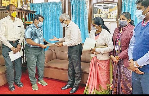 தெற்கு ரயில்வேயுடன்‌ இணைந்து சிறப்பு பயிற்சி  -  உதகை அரசு கல்லூரி புரிந்துணர்வு ஒப்பந்தம் :