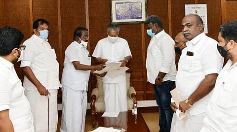 நீட் தேர்வுக்கு எதிராக ஆதரவு திரட்டும் தமிழகம்; கேரள முதல்வருடன் திமுக எம்.பி. சந்திப்பு: முதல்வர் ஸ்டாலின் எழுதிய கடிதத்தை வழங்கினார்