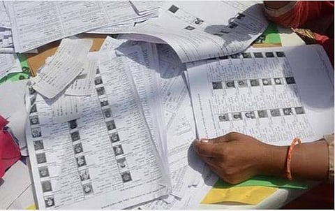 ஸ்ரீபெரும்புதூர், குன்றத்தூர், காட்டாங்கொளத்தூரில் விதிகளை மீறி வாக்காளர் பட்டியலில் 5 ஆயிரம் வடமாநிலத்தினர் சேர்ப்பு: மாநில தேர்தல் ஆணையத்தில் திமுக புகார்