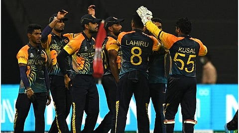 நமியாவுக்கு எதிராக வெற்றி பெற்ற மகிழ்ச்சியில் இலங்கை வீரர்கள் | படம் உதவி ட்விட்டர்