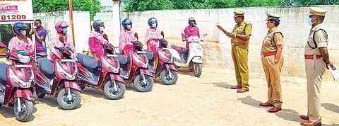 பெண்கள், குழந்தைகளுக்கு எதிரான குற்றங்களை தடுக்க  -  திருப்பூர் மாநகரில் ‘பிங்க்’ ரோந்துமுறை அமல் :