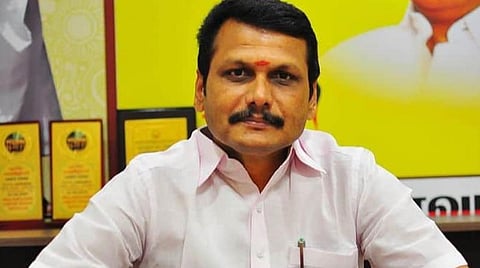 கல்வி நிறுவனம், வழிபாட்டு தலங்களுக்கு அருகே உள்ள மது கடைகளை அகற்ற உத்தரவு