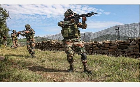 காஷ்மீரில் என்கவுன்ட்டர்: 2 தீவிரவாதிகள் சுட்டுக்கொலை