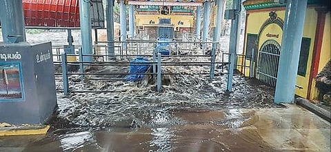 கனமழையால் திருமூர்த்திமலையில் வெள்ளம் :