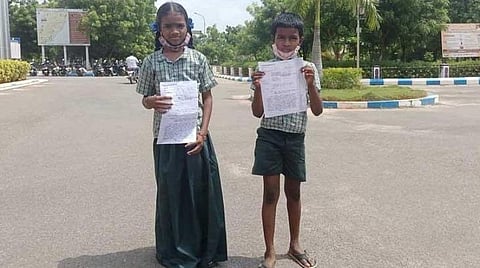 ஆட்சியரிடம் மனு அளித்த இளந்தென்றல், தமிழரசன்