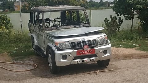 விழுப்புரம் கண்டாச்சிபுரம் வட்டாட்சியர் வாகனத்துக்கு தீ வைத்த இளைஞர் கைது