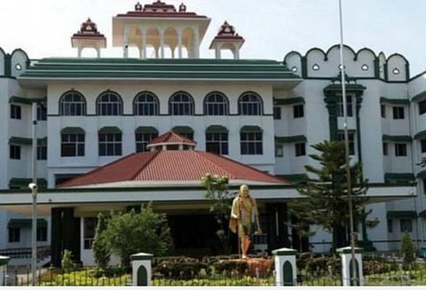 புதுக்கோட்டை அருகே இளம்பெண் ஆணவக்கொலை?- சிபிசிஐடி விசாரணை கோரிய வழக்கில் எஸ்பி பதிலளிக்க உத்தரவு