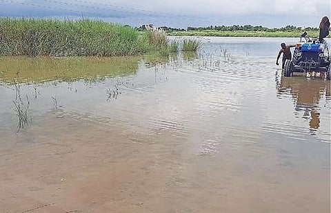 சேத்தியாத்தோப்பு  வெள்ளாற்று பகுதியில் உள்ள மணல் திட்டுகள்.