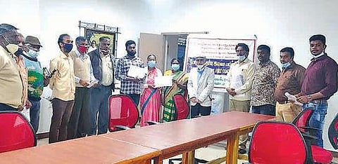 மாவட்ட மைய நூலகத்தில் வாசகர்கள் வட்ட கூட்டம் :