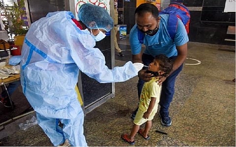 இந்தியாவில் புதிதாக மேலும் 14,348 பேருக்கு கரோனா தொற்று: 805 பேர் பலி