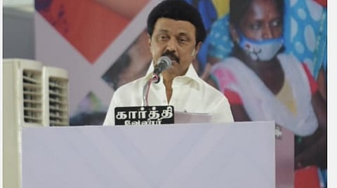 வேலூரில் நடைபெற்ற நிகழ்ச்சியில் இலங்கைத் தமிழர்களுக்கான நலத்திட்ட உதவிகளை வழங்கி, பேசிய தமிழக முதல்வர் மு.க.ஸ்டாலின்.