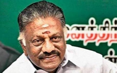 பெட்ரோல், டீசல் விலை குறைப்பு: ஓபிஎஸ் வரவேற்பு; மக்களின் வாங்கும் சக்தி உயரும் எனக் கருத்து