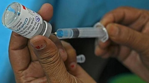 கோவிட்-19 தடுப்பூசி; எண்ணிக்கை 108.47 கோடியை கடந்தது