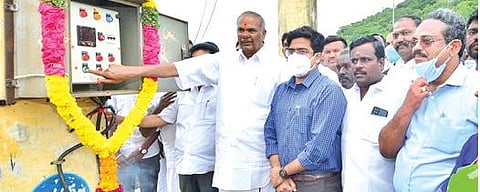 திருநெல்வேலி மாவட்டத்தில் பிசான சாகுபடிக்காக கொடுமுடியாறு அணையிலிருந்து தமிழக சட்டப் பேரவை தலைவர் மு. அப்பாவு தண்ணீர் திறந்து வைத்தார்.