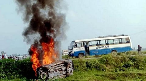 லக்கிம்பூர் கலவர வழக்கு விசாரணையை ஓய்வு பெற்ற நீதிபதி கண்காணிக்க வேண்டும்: உபி. அரசுக்கு உச்ச நீதிமன்றம் உத்தரவு