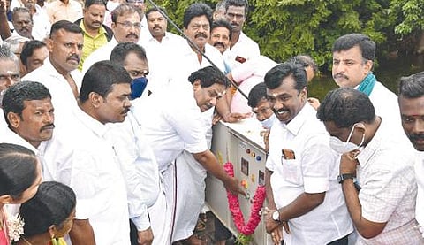 சாத்தியார் அணையில் இருந்து பாசனத்துக்காக தண்ணீரை திறந்து வைத்த அமைச்சர் பி.மூர்த்தி.