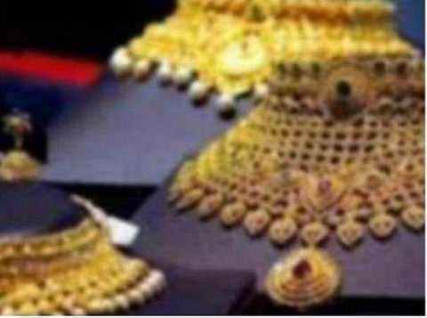 தங்கம் விலை பவுனுக்கு ரூ.136  குறைவு: இன்றைய நிலவரம் என்ன?