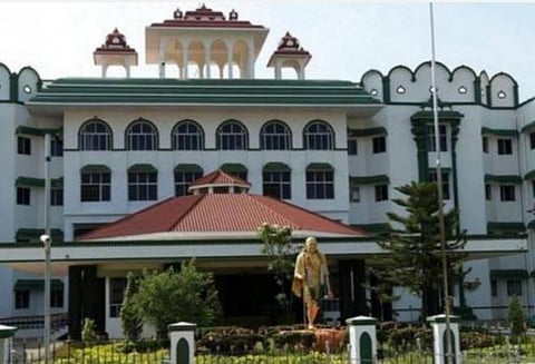 மதுரை முதல் நாகர்கோவில் வரை டோல் கட்டணம் வசூலிக்கத் தடை கோரி வழக்கு: தேசிய நெடுஞ்சாலை ஆணையம் பதிலளிக்க உத்தரவு 