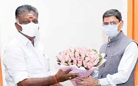 ஆளுநர் ஆர்.என்.ரவியுடன் ஓ.பன்னீர்செல்வம் சந்திப்பு