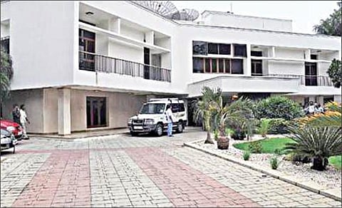 போயஸ் தோட்டத்தில் முன்னாள் முதல்வர் ஜெயலலிதா வாழ்ந்த -  வேதா நிலையம் இல்லத்தை அரசு கையகப்படுத்தியது செல்லாது :  சென்னை உயர் நீதிமன்றம் தீர்ப்பு; 3 வாரங்களில் ஜெ.தீபா, ஜெ.தீபக்கிடம் சாவியை ஒப்படைக்க உத்தரவு