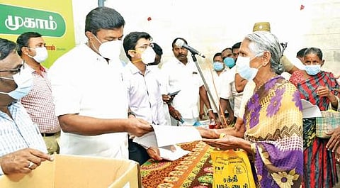 திருப்பூரில் மனுக்கள் மூலம்  மக்களை நாடும் நிகழ்வு  :