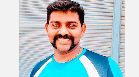 தலைமறைவான மங்கலம் காவலர் ரவிச்சந்திரன்.