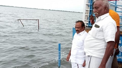 வெலிங்டன் நீர் தேக்கத்தை பார்வையிடும் அமைச்சர் சி.வெ.கணேசன்