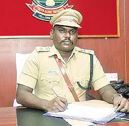 வேலூர் மாவட்ட காவல் கண் காணிப்பாளராக பொறுப்பேற்ற ராஜேஷ் கண்ணன்.