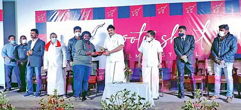 உதகையில் சர்வதேச குறும்பட விழா நிறைவு -  சிறந்த படமாக இலங்கையை சேர்ந்த ‘நிலம்’ தேர்வு  :