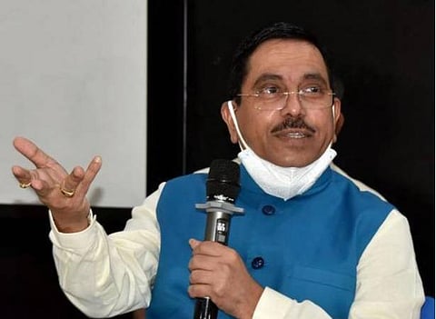 12 எம்.பி.க்களும் மன்னிப்பு கேட்டால் இடைநீக்க உத்தரவை ரத்து செய்ய தயார்: பிரகலாத் ஜோஷி