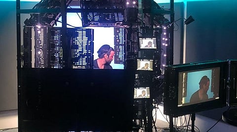 'தி க்ரே மேன்' படப்பிடிப்பில் தனுஷ் - வைரலாகும் புகைப்படம்